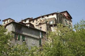 Xtrallusion photo gallery of Italy. Photos, pictures, images and photographs of the Italian Rivieras, the Italian Lakes, the Italian Alps, the Cinque Terre, the Amalfi coast and some of the most beautiful corners of Italy. Plus photos of Italian cities such as Pisa, Milan, Genoa and Rome.